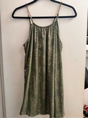 Olive Green Leaf-Print Chain Strap top